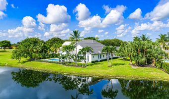 100 Glenbrook Ct, Atlantis, FL 33462