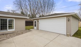 521 E HARDING Dr, Appleton, WI 54915