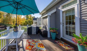 81 Fieldstone Ln 81, Beacon Falls, CT 06403