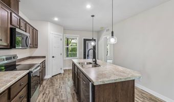 7368 NE BERWICK Dr 3, Ankeny, IA 50021
