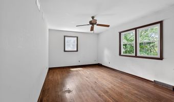 6 DONNA Dr, Bear, DE 19701