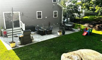 37 Iroquois Rd, Cumberland, RI 02864