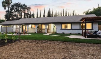 3226 Summit Dr, Escondido, CA 92025