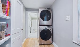 1059 Washington St, Bath, ME 04530