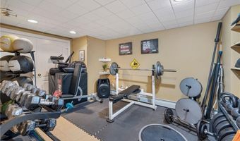 81 Crest Dr, Cranston, RI 02921