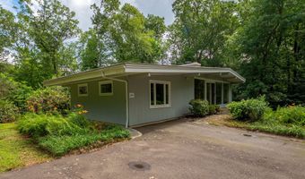 74 Woods Rd, Bethany, CT 06524