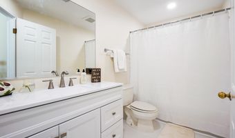 7105 WILSON Ln, Bethesda, MD 20817