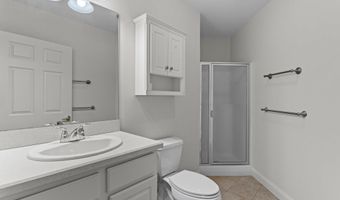 65 Hawthorne Dr 106, Bedford, NH 03110