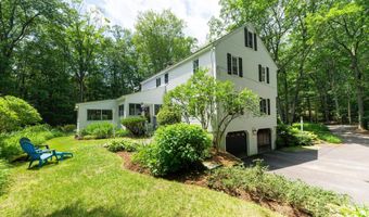 28 Woodland Dr, Amherst, NH 03031