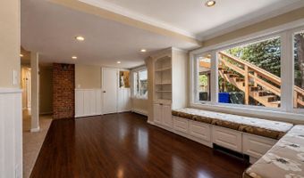 2512 N KENILWORTH St, Arlington, VA 22207