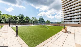 250 S REYNOLDS St 1004, Alexandria, VA 22304
