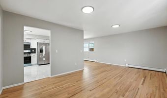 16 OAK St, Bayonne, NJ 07002