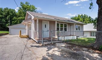 1605 S 6th St, Atchison, KS 66002