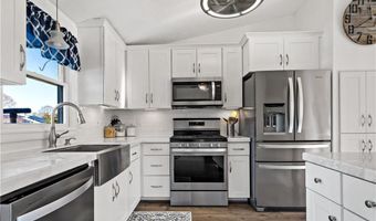 70 Pettee Ave, North Kingstown, RI 02852