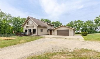 9038 Lahring Rd, Argentine, MI 48436