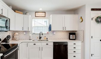 642 Port Dr, Avon, IN 46123