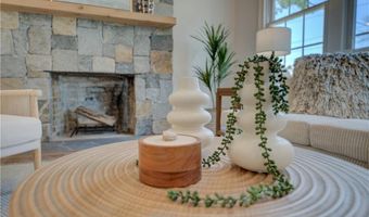 3 Tyler Point Rd, Barrington, RI 02806