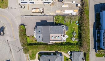45 Crescent Rd, Middletown, RI 02842