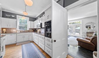 208 High St, Belfast, ME 04915