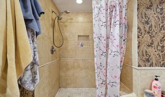 8008 NW 27th St, Bethany, OK 73008