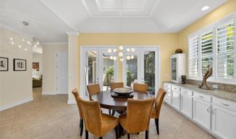 6903 CRESTPOINT Dr, Apollo Beach, FL 33572