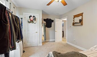 15 Fieldstone Dr, Augusta, ME 04330