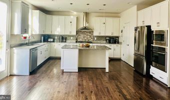 24823 BARRINGTON GROVE Ct, Aldie, VA 20105