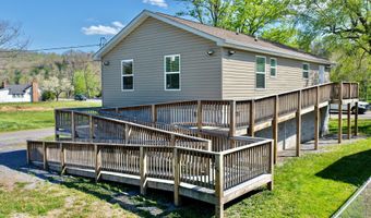 127 Calhoun St, Alderson, WV 24910