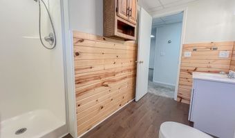 467 Rohr St, Arnolds Park, IA 51331