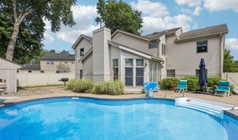40 North Cir, Aberdeen, NJ 07747