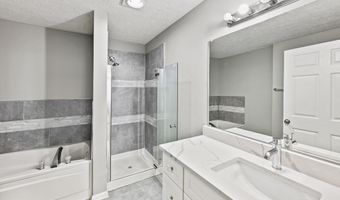 3704 EXCALIBUR Ct 104, Bowie, MD 20716