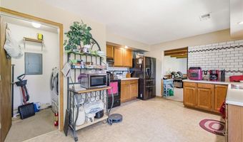 4 Skyline Dr, Adrian, MO 64720