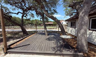 1402 S Saunders St, Aransas Pass, TX 78336