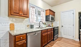 807 W LONGLEAF Dr 10, Auburn, AL 36832