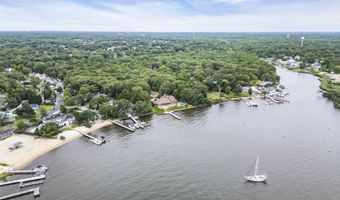 99 Holly Ln, Bayville, NJ 08721