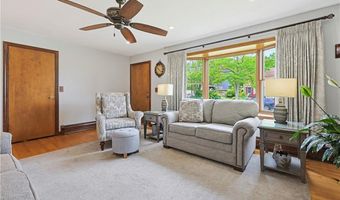 3 King St, Bristol, RI 02809