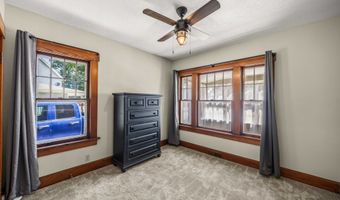 425 N 9th St, Adel, IA 50003