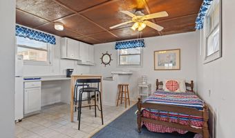 202 Glenn St, Atlantic Beach, NC 28512