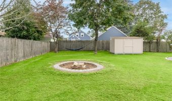 25 Woodbine St, East Providence, RI 02915