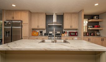 3 Back Rd, Abbot, ME 04406