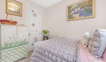 2817 Shamrock Dr, Charlotte, NC 28205