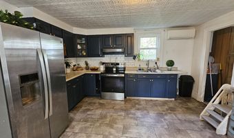 423 Hammond St, Bangor, ME 04401