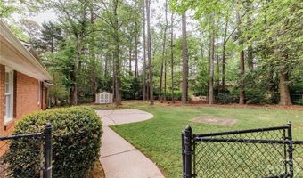 140 Rollingwood Dr, Athens, GA 30605