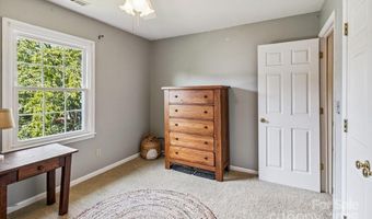 2 Westminster Dr, Asheville, NC 28804