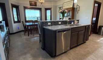1524 Beechwood Dr, Aurora, NE 68818