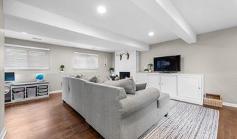 1832 W Woodland Ave, Addison, IL 60101