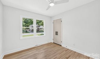 1924 Bentley Pl, Charlotte, NC 28205