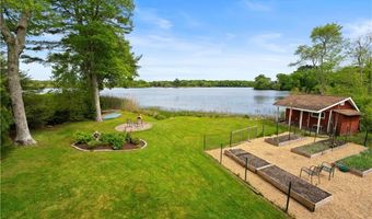 106 Lauri Dr, Charlestown, RI 02813