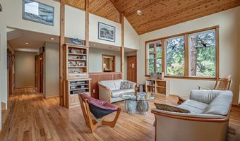 307 Hillcrest St, Ashland, OR 97520