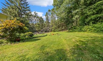 44 Williamsburg Dr, Cheshire, CT 06410